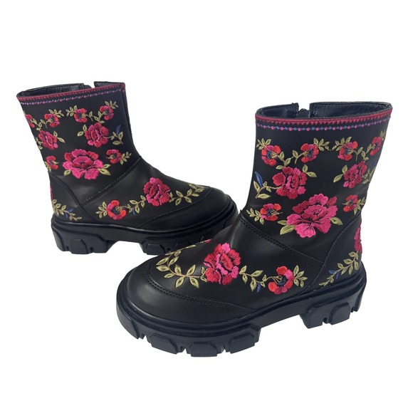 New Farm Rio Anthropologie Boho Black Floral Moto Boots ~Size 7, EU 38 - Picture 2 of 12